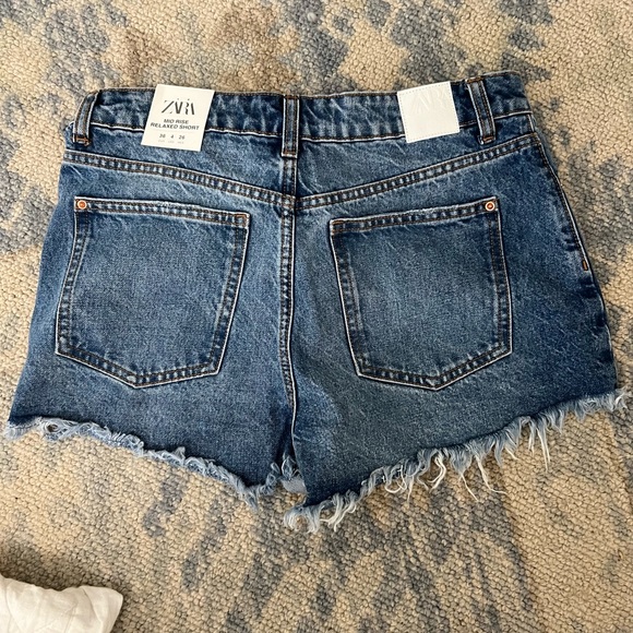 ZARA Cut-off Jean Shorts - Picture 2 of 2